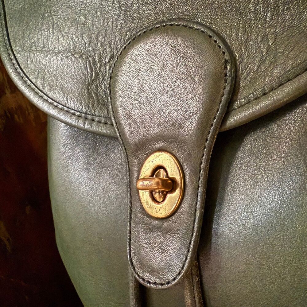 Vintage Coach 9943 Bottle Green Leather Backpack XL USA Turnlock Rucksack - Picture 12 of 17